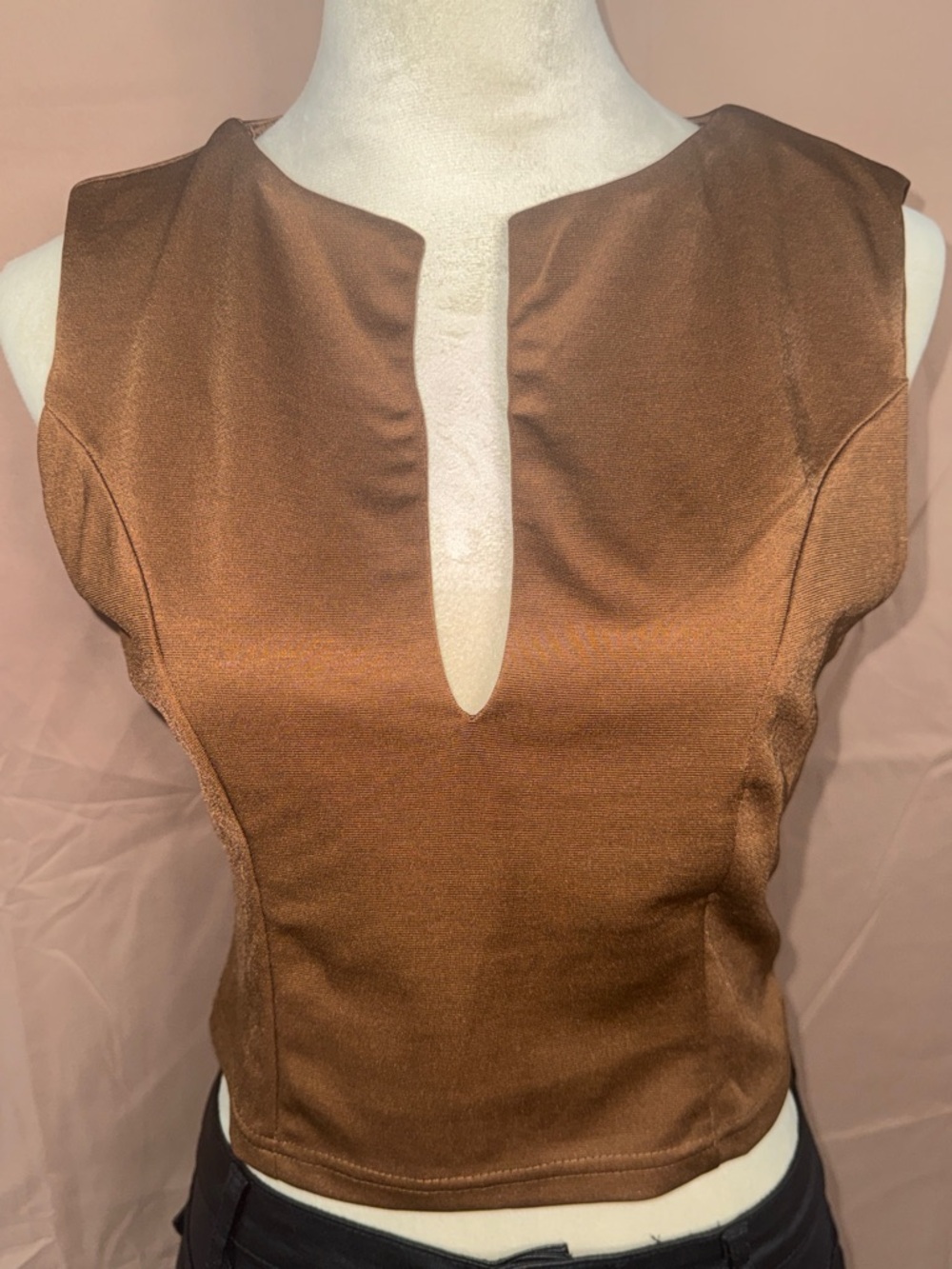 NWOT Sleeveless Brown Crop Top with Notch V-Neck Large
